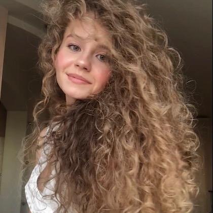 Ну какая же она Кудрявая.