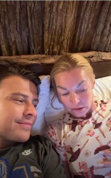 Романтический вечер Насти и Прохора уже после бани в номере.