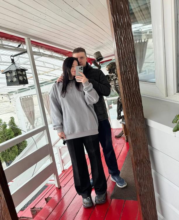 Ещё один слитый в сеть снимок сладкой парочки. Ещё один слитый в сеть снимок сладкой парочки.