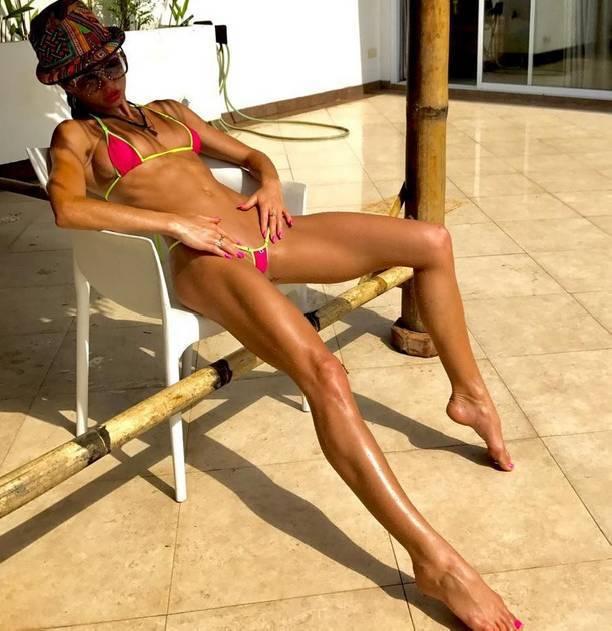 С детства занималась балетом и спортивными танцами. С детства занималась балетом и спортивными танцами.