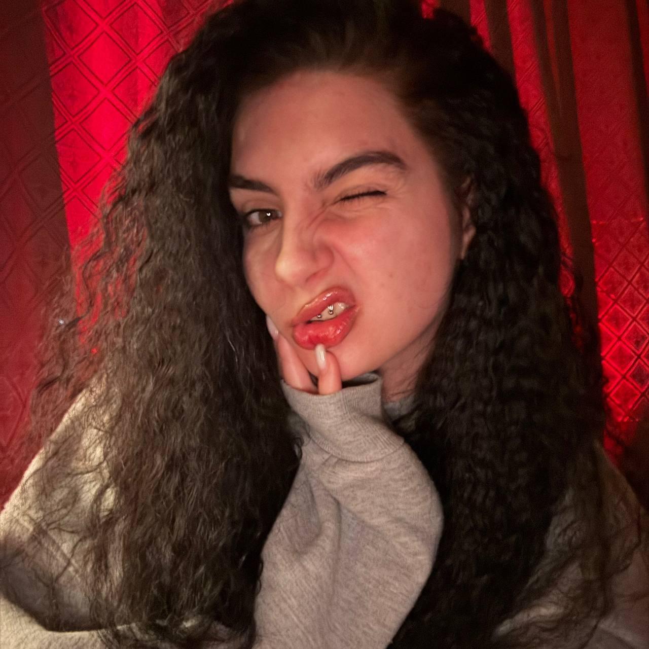 Дерзкий взгляд от бусинки.