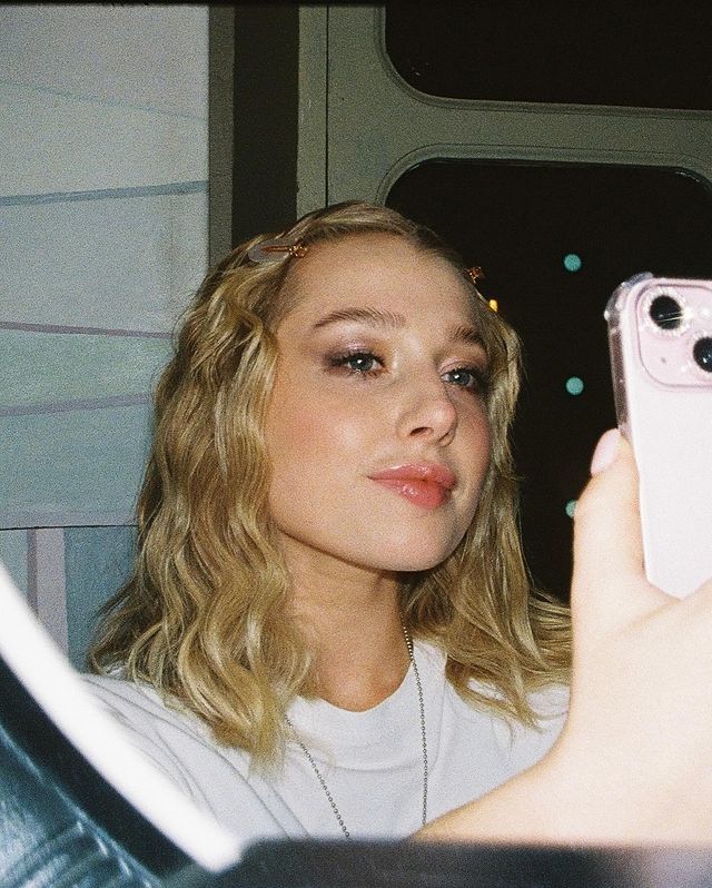 Старое селфи Кати. Старое селфи Кати.