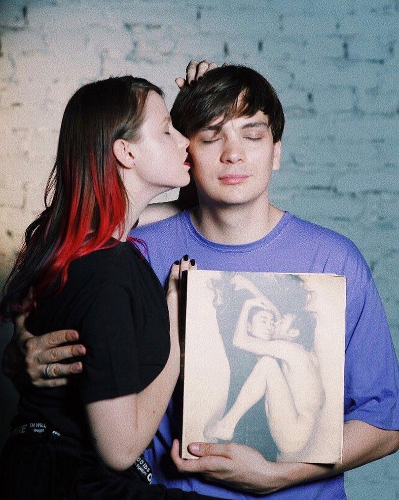 Гнойный и его бывшая девушка Куромушка. Гнойный и его бывшая девушка Куромушка.