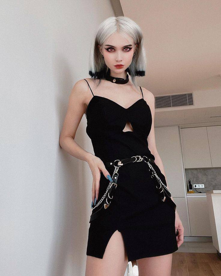 Стильная фотка в чёрной мини юбке. Стильная фотка в чёрной мини юбке.