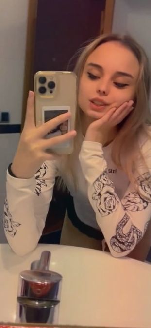 На данный момент она регулярно выкладывает голые фото и ведёт трансляции на зарубежных сайтах, показывая все прелести своего тела без цензуры. На данный момент она регулярно выкладывает голые фото и ведёт трансляции на зарубежных сайтах, показывая все прелести своего тела без цензуры.