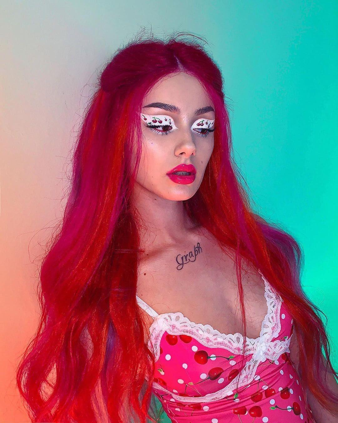 Здесь собраны все самые откровенные фото Дарьи Граф, которые имеются в открытом доступе. Здесь собраны все самые откровенные фото Дарьи Граф, которые имеются в открытом доступе.