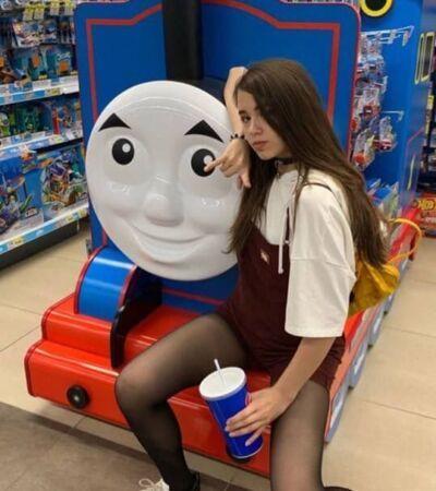 Стримерша yuuechka Юечка, Даша Воскресенская