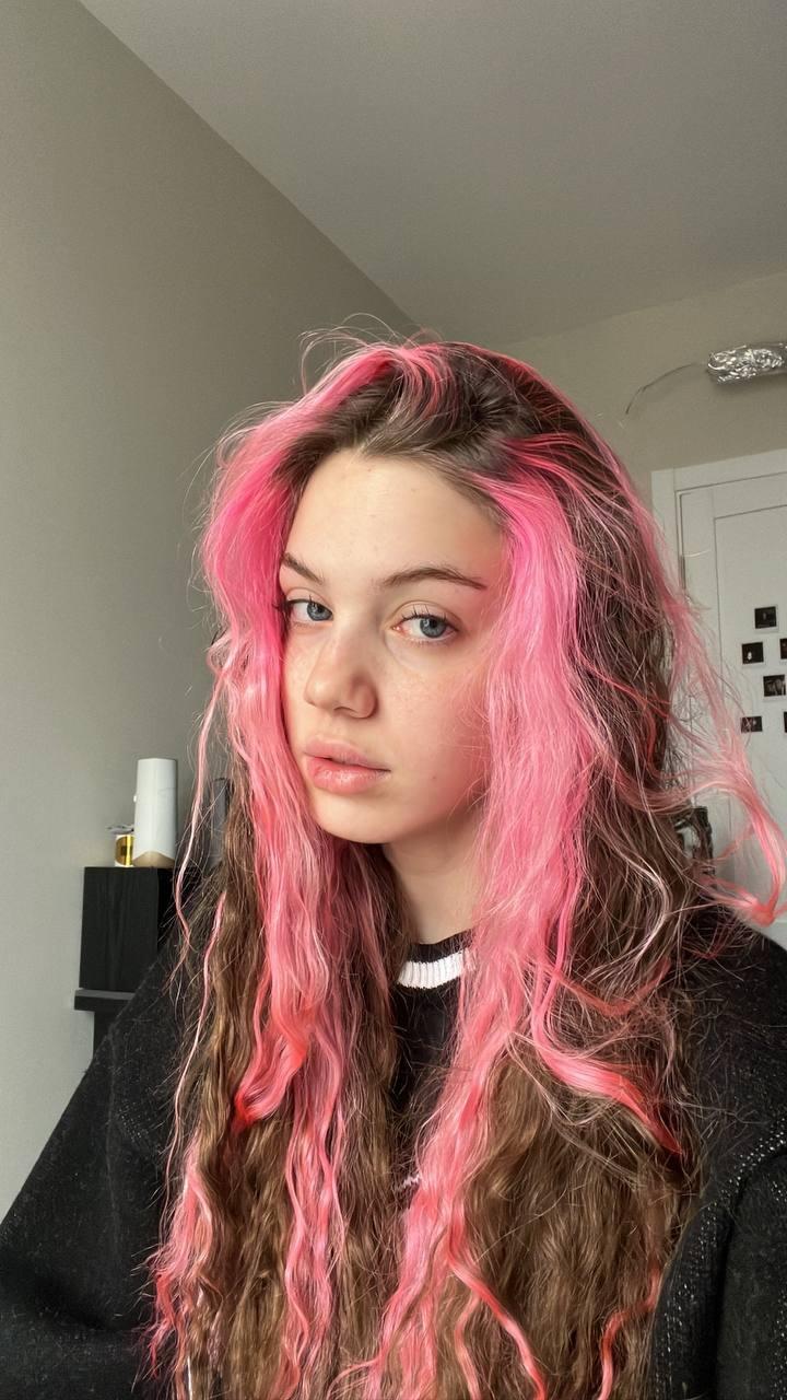 Akyulich любит фотографироваться и в сети собралось достаточно много откровенных фотографий девушки. Akyulich любит фотографироваться и в сети собралось достаточно много откровенных фотографий девушки.