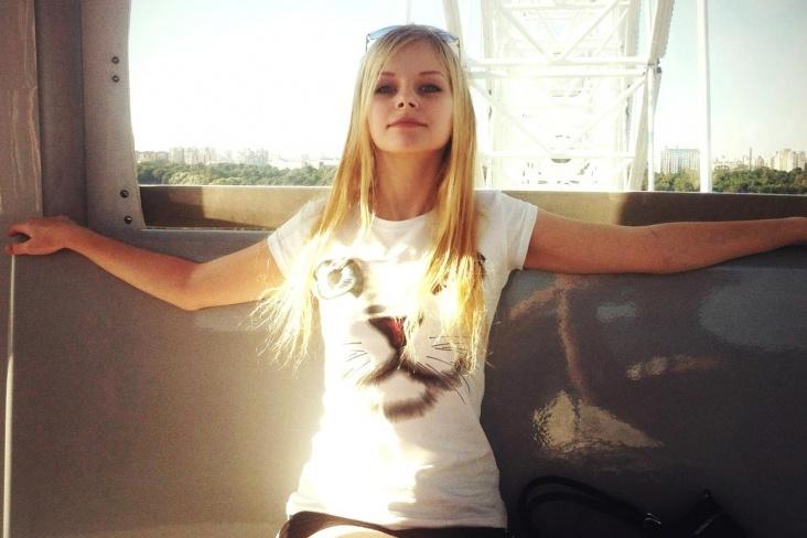 А тут молодая Шевко катается на колесе обозрения. А тут молодая Шевко катается на колесе обозрения.