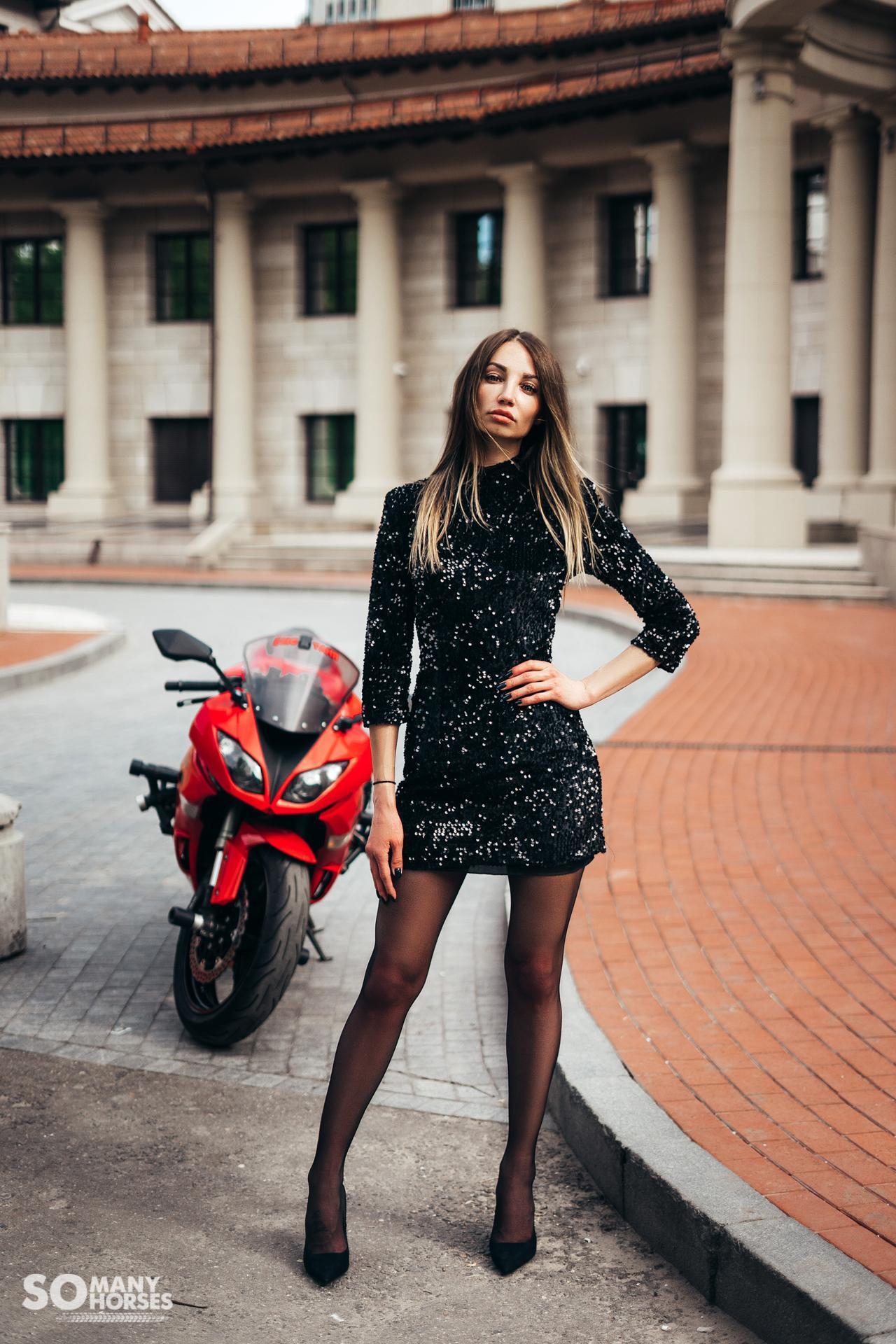 Таня Озолина (она же Мото-Таня) родилась Омской области. Таня Озолина (она же Мото-Таня) родилась Омской области.