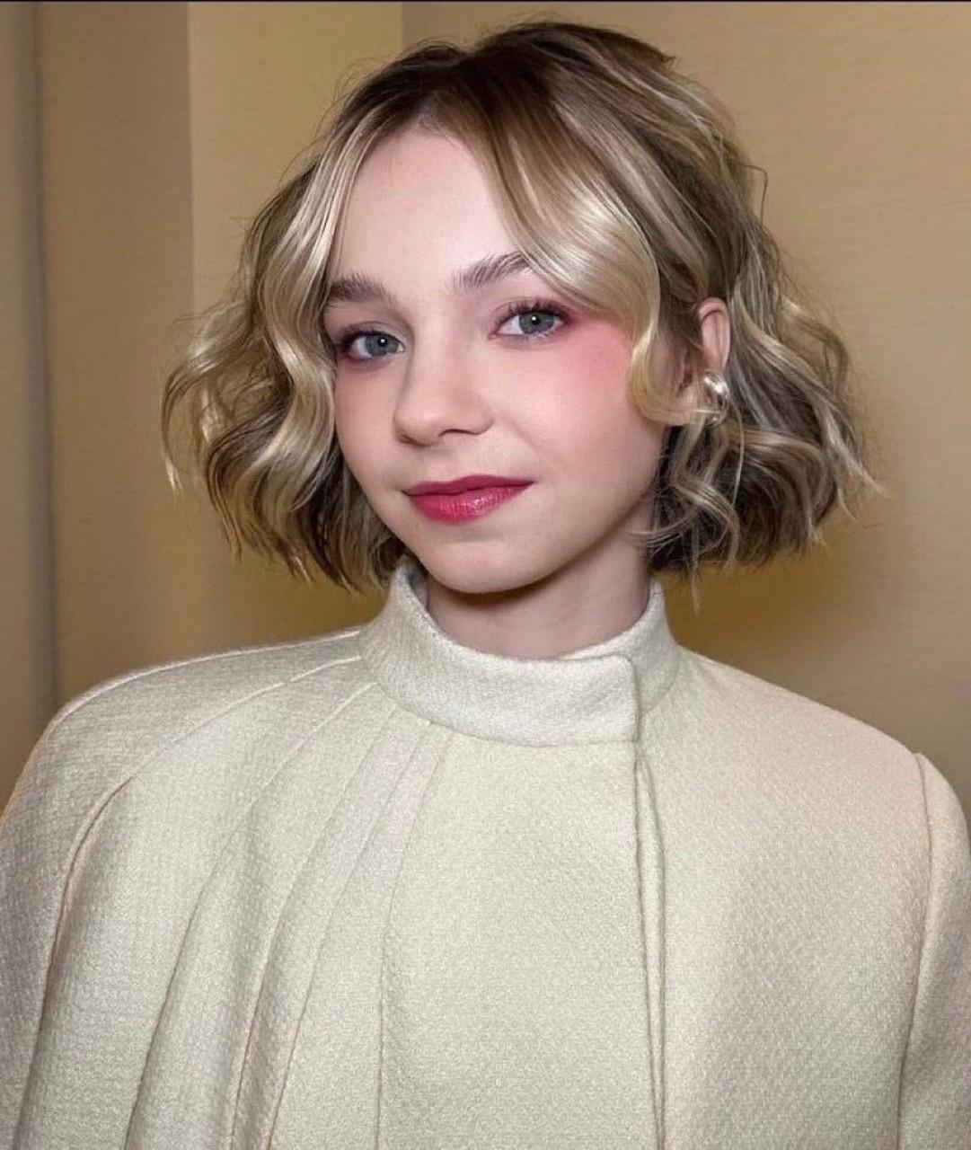 Слив Эмма Майерс (Инид Синклер).