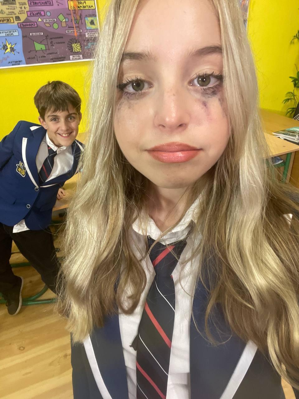 Фотки ксюши из сериала шгш с размазанным макияжем. Фотки ксюши из сериала шгш с размазанным макияжем.