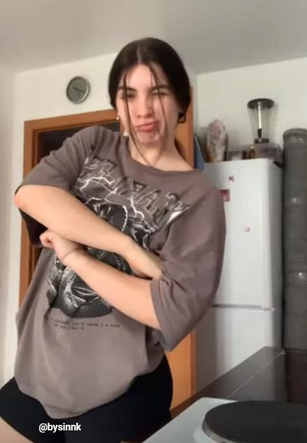 Бусинка на кухне.