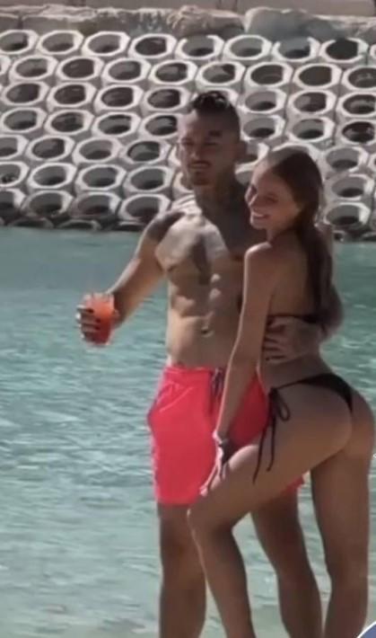 У Моргенштерна новый роман? Рэпер страстно целует Василенко. У Моргенштерна новый роман? Рэпер страстно целует Василенко.