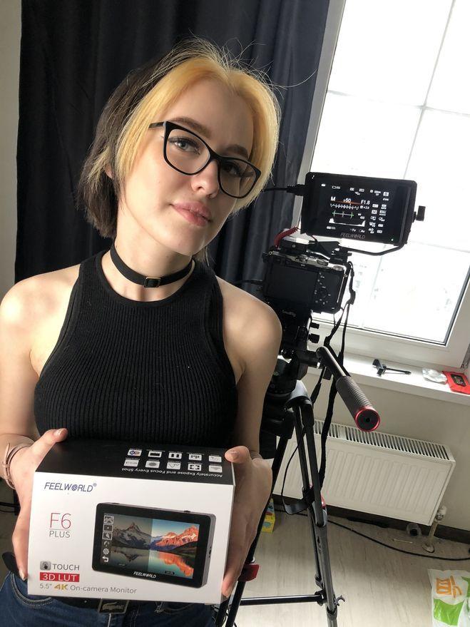 Известна также, как ADOLFxNIKA.