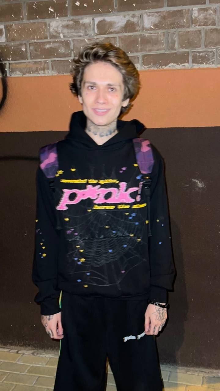 Милое фото от Урагана  в девичьем стиле.