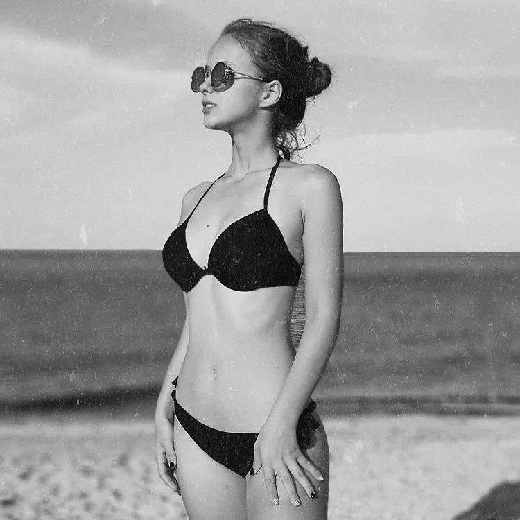 К сожалению стримерша не позировала голая на камеру и горячие фото также доступны в небольших количествах. К сожалению стримерша не позировала голая на камеру и горячие фото также доступны в небольших количествах.