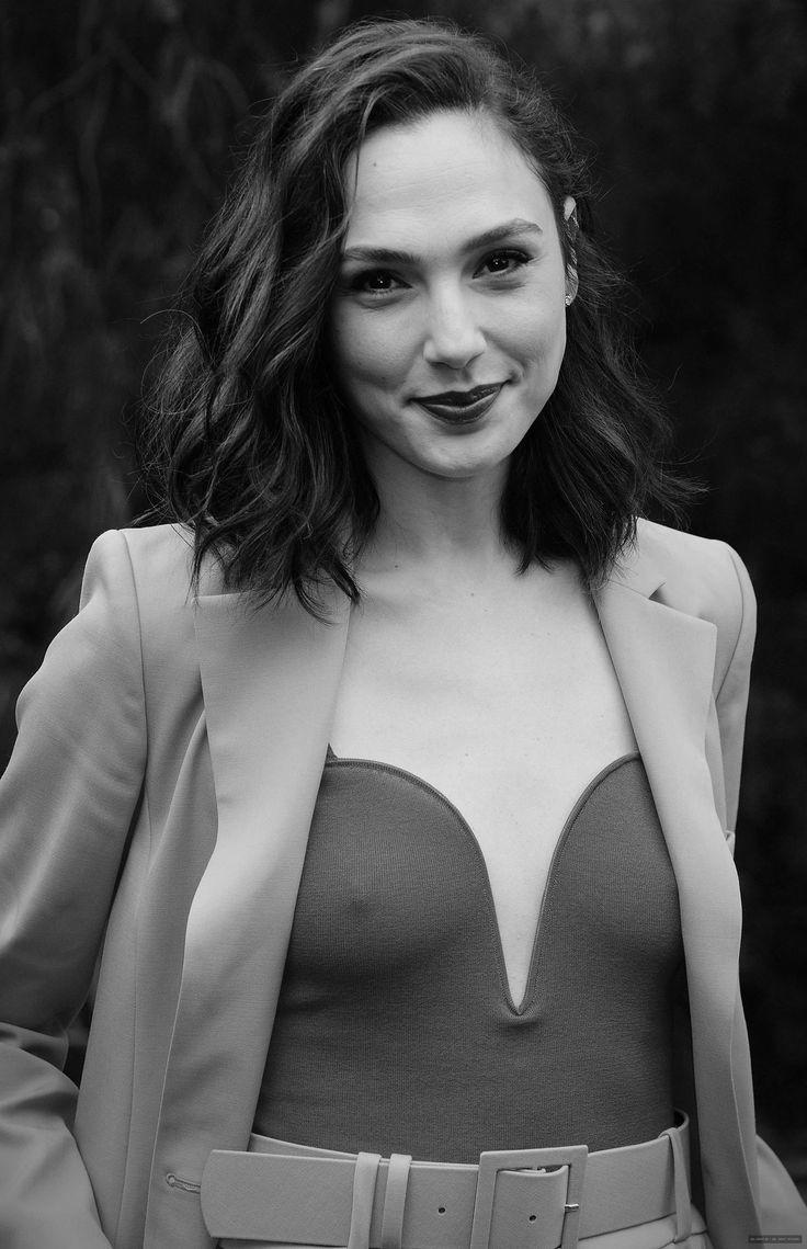 Сливы Галь Гадот 18 Фото. Сливы Галь Гадот 18 Фото.