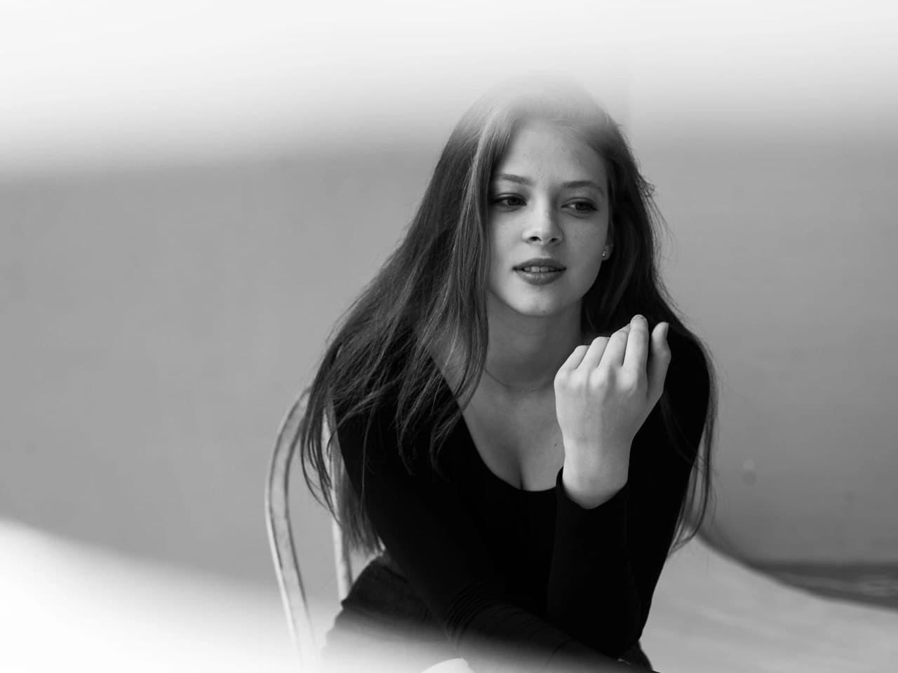 Форма груди Валентины Ляпиной Валентина в топике Пикантные стоп-кадры Валентины Ляпиной из фильмов.