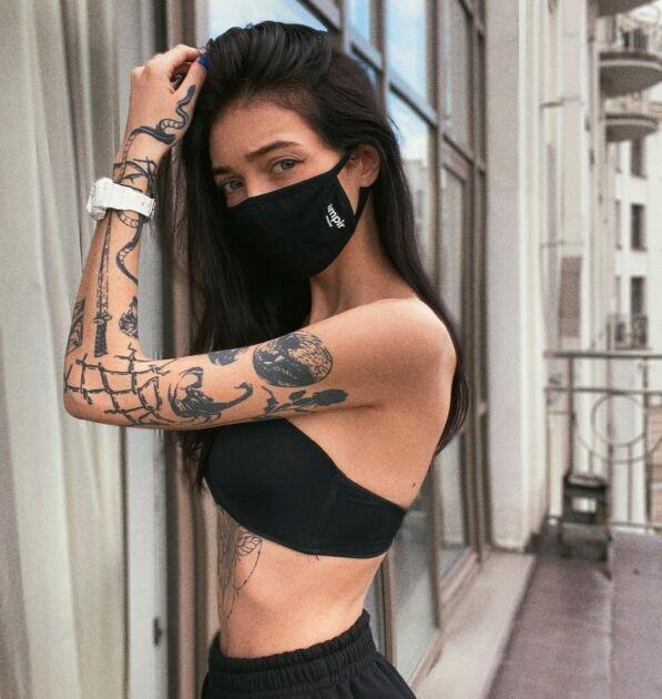 Молодая твич стримерша Юлия Ивлева под ником by_owl давно покорила фанатов своим прекрасным личиком. Молодая твич стримерша Юлия Ивлева под ником by_owl давно покорила фанатов своим прекрасным личиком.