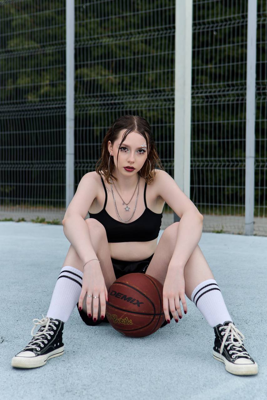 Ещё один горячий снимок от Анны в спортивном стиле.