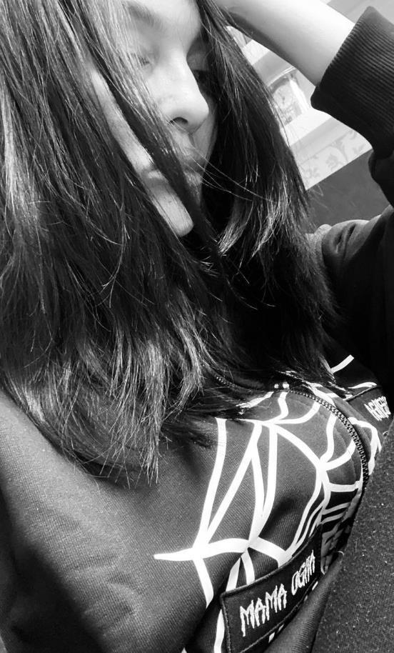 Чёрно белые фотки Мамы огра с бутси. Чёрно белые фотки Мамы огра с бутси.