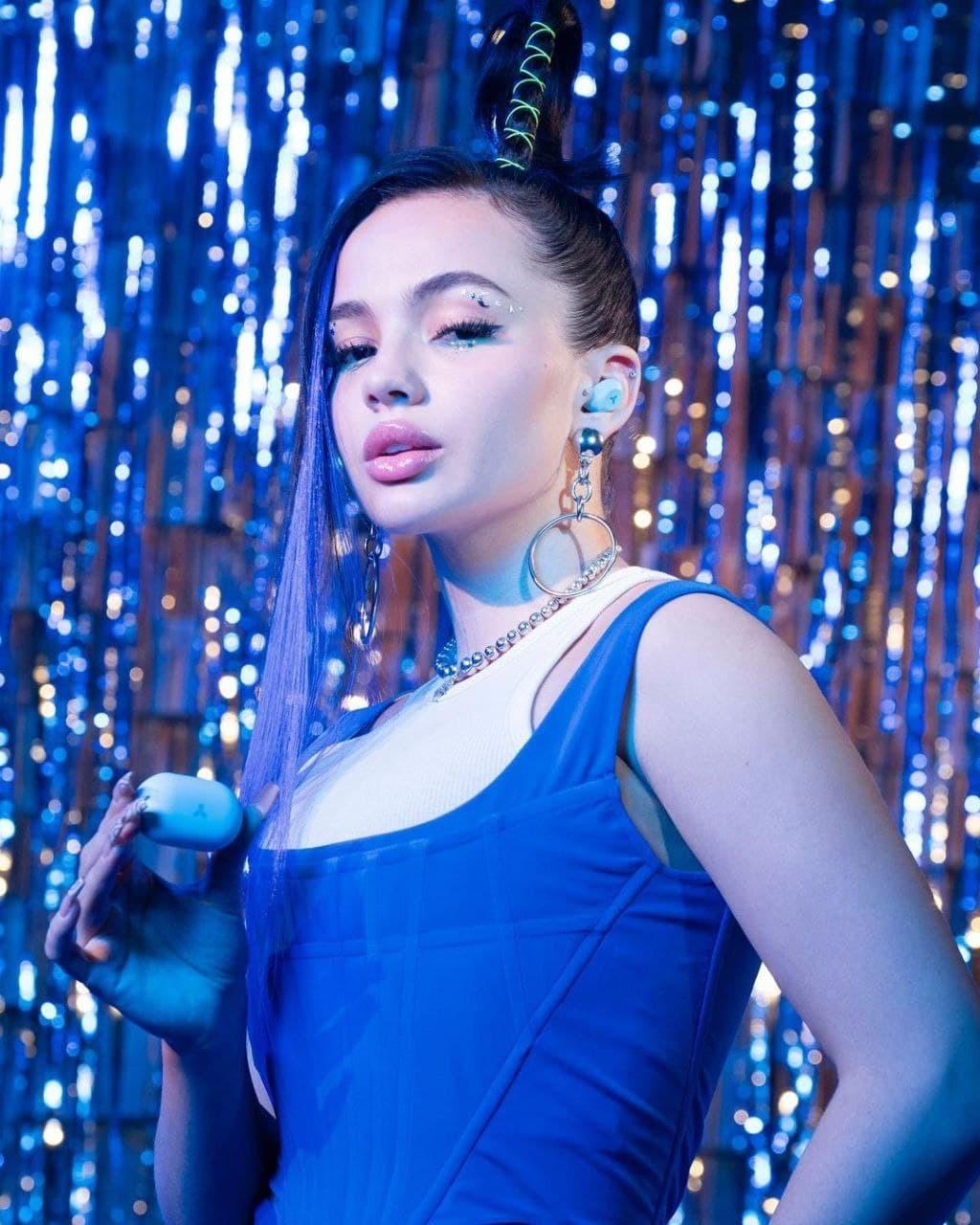 Блогерша из России&nbsp;Валя&nbsp;Карнавал.