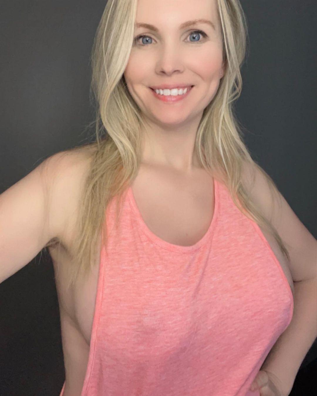 На этой странице вы найдете слив Джейн Холли с онлифанс, Полный пак без цензуры