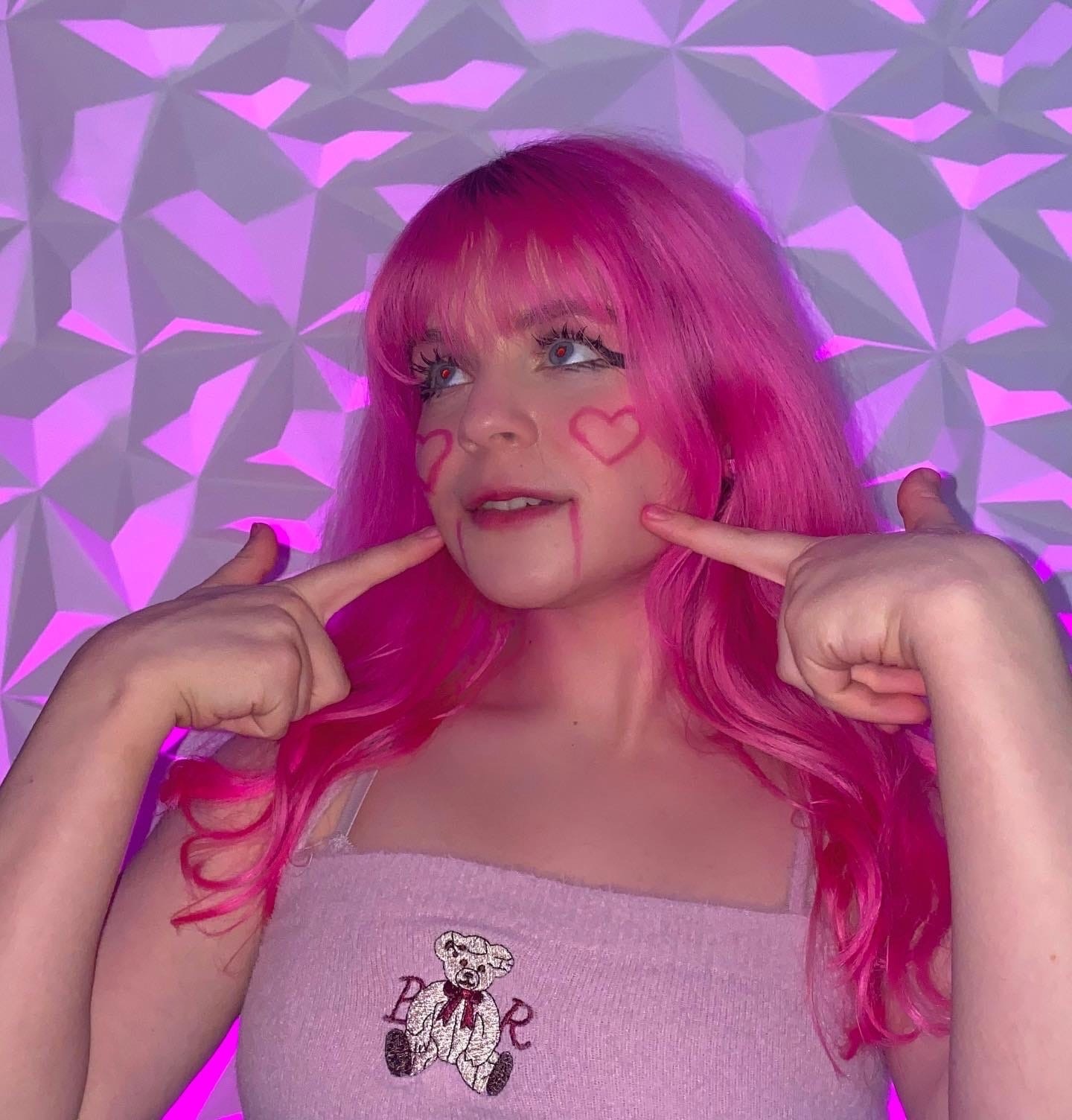 Розовые волосы наше всё. Розовые волосы наше всё.