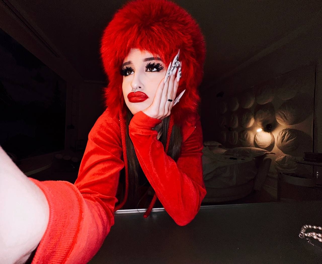 Тиктокерша Госпожа Эвелин (30 фото слитых в сеть) Тиктокерша Госпожа Эвелин (30 фото слитых в сеть)