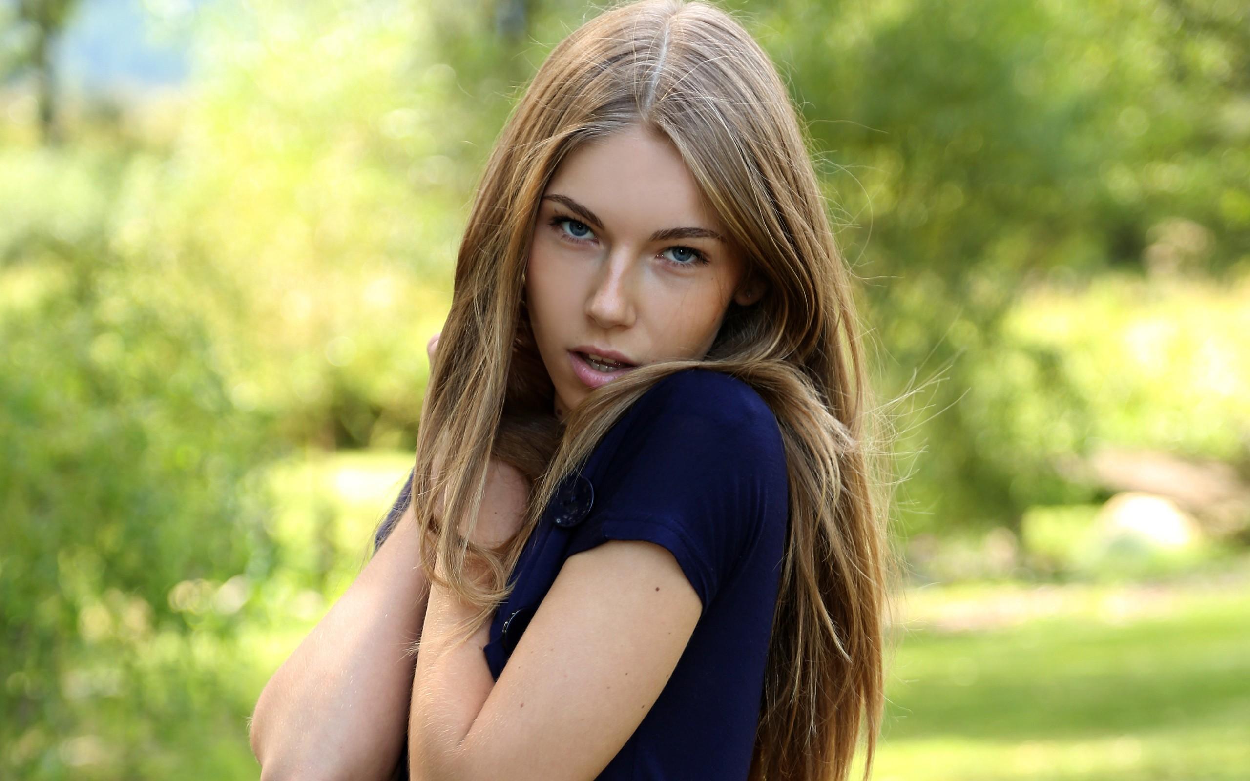 ...Порнозвезда, Фотография, черные волосы, Мода, Чувственный взгляд.