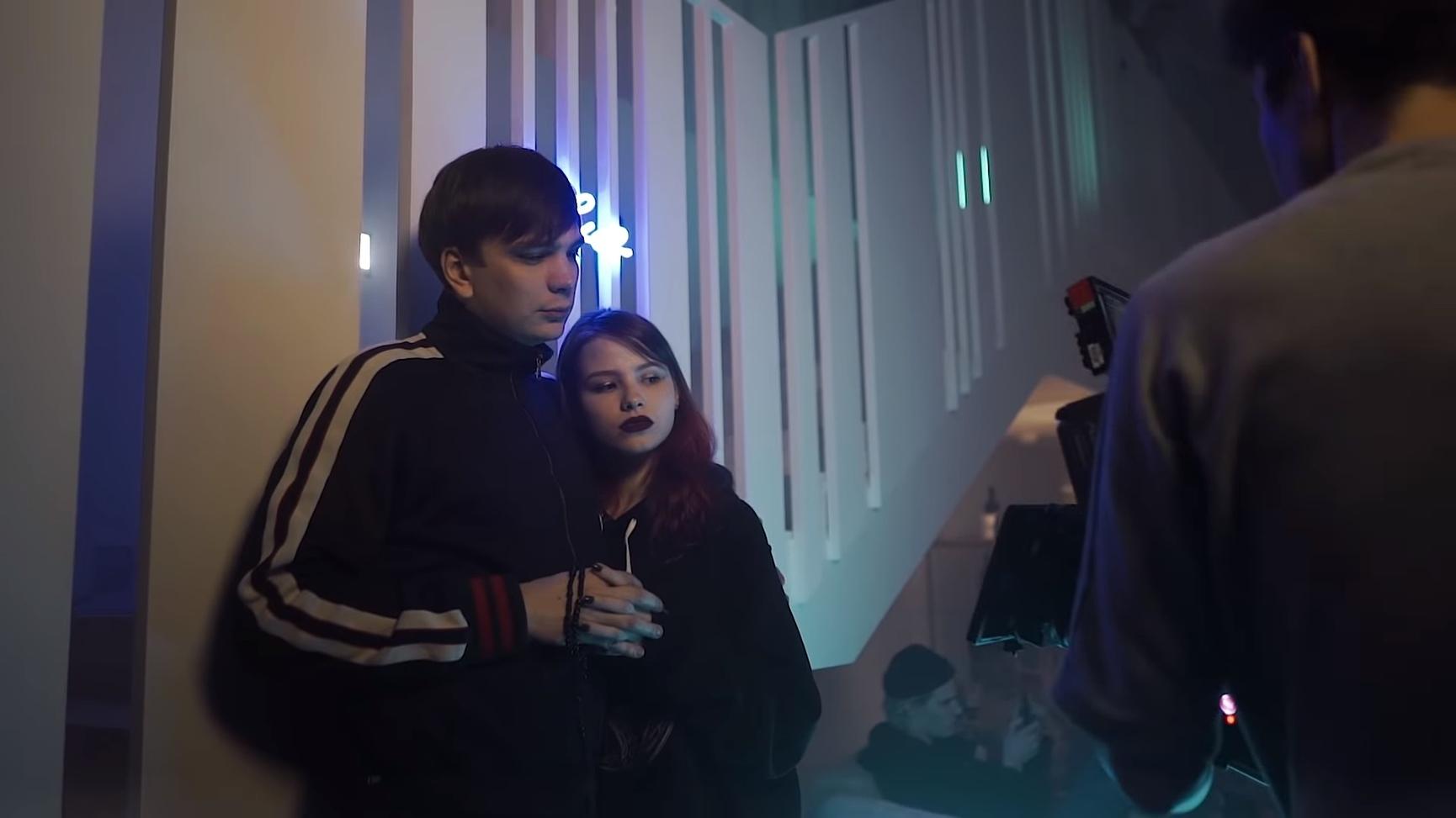 Ещё один красивый снимок Саша "дискотека" с МС Гнойным. Ещё один красивый снимок Саша "дискотека" с МС Гнойным.