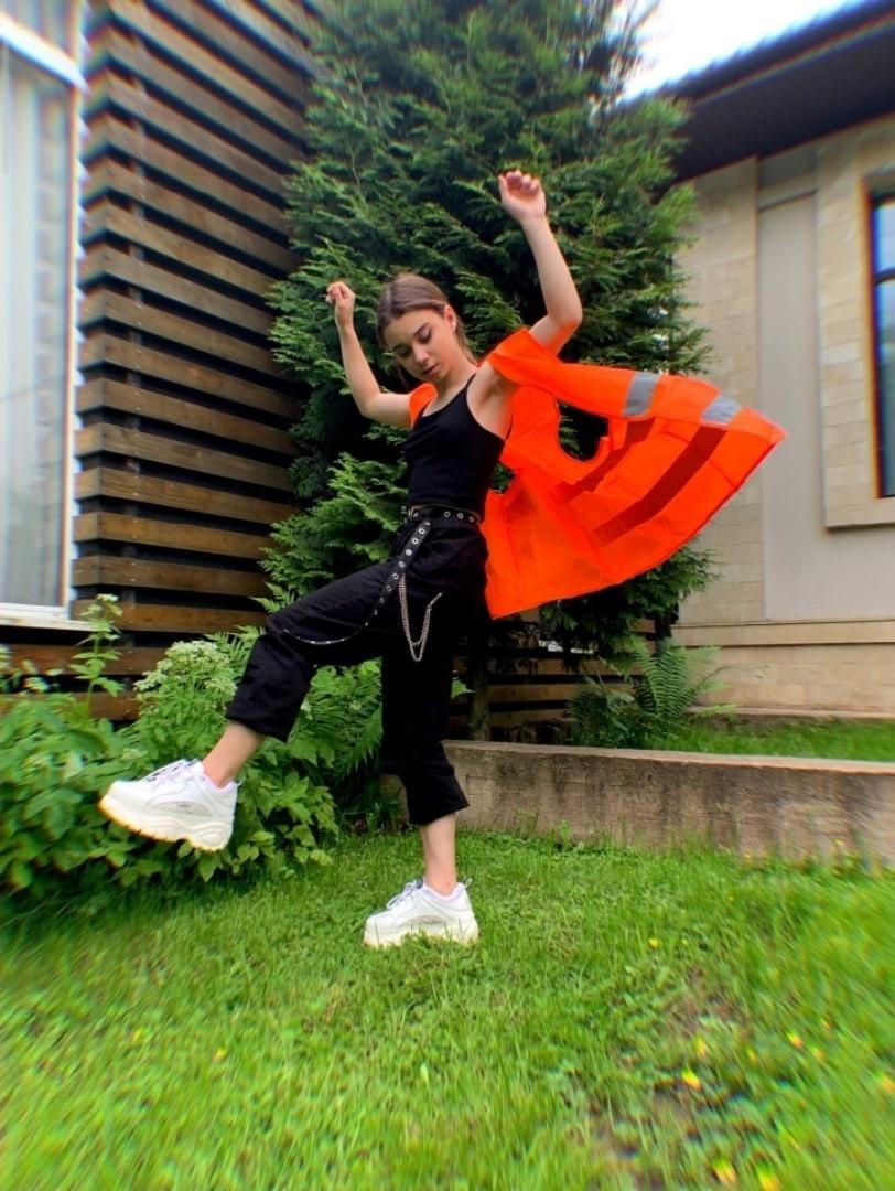 В соцсети Тик Ток со средины 2019 года засветилась яркая звездочка под именем Ника.