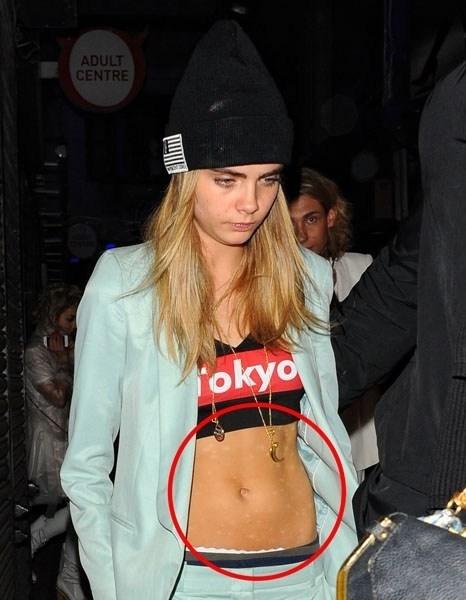 Кара&nbsp;Делевинь Интим Фото (30 фотографий).