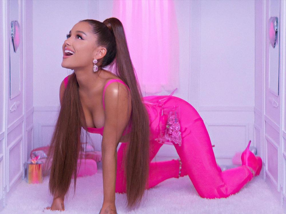 Секси Ариана Гранде Фото В Купальнике. Секси Ариана Гранде Фото В Купальнике.