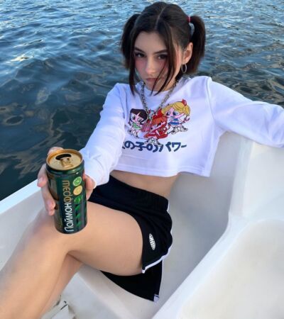 Певица Дора (Дарья Шиханова) опубликовала фотки.