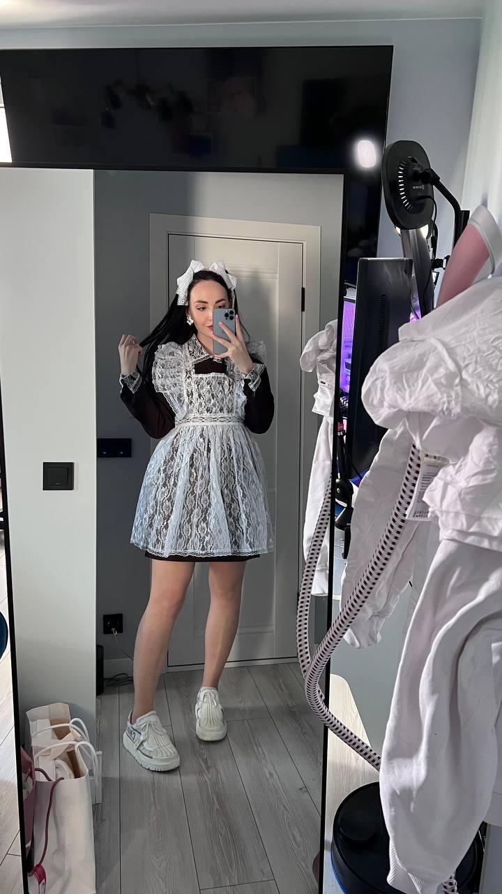 Ещё одно откровенное селфи "Sindi" в школьной униформе.