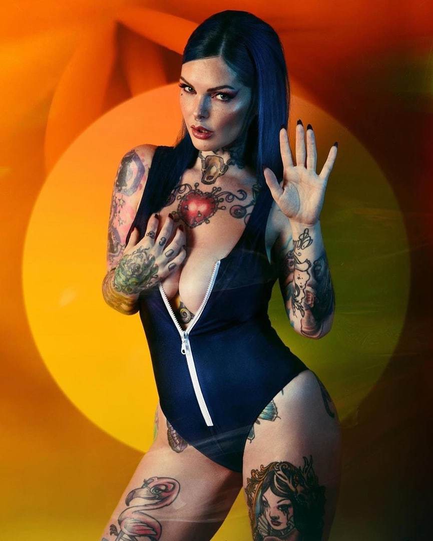 РИА Маккарти (Riae Suicide) РИА Маккарти (Riae Suicide)