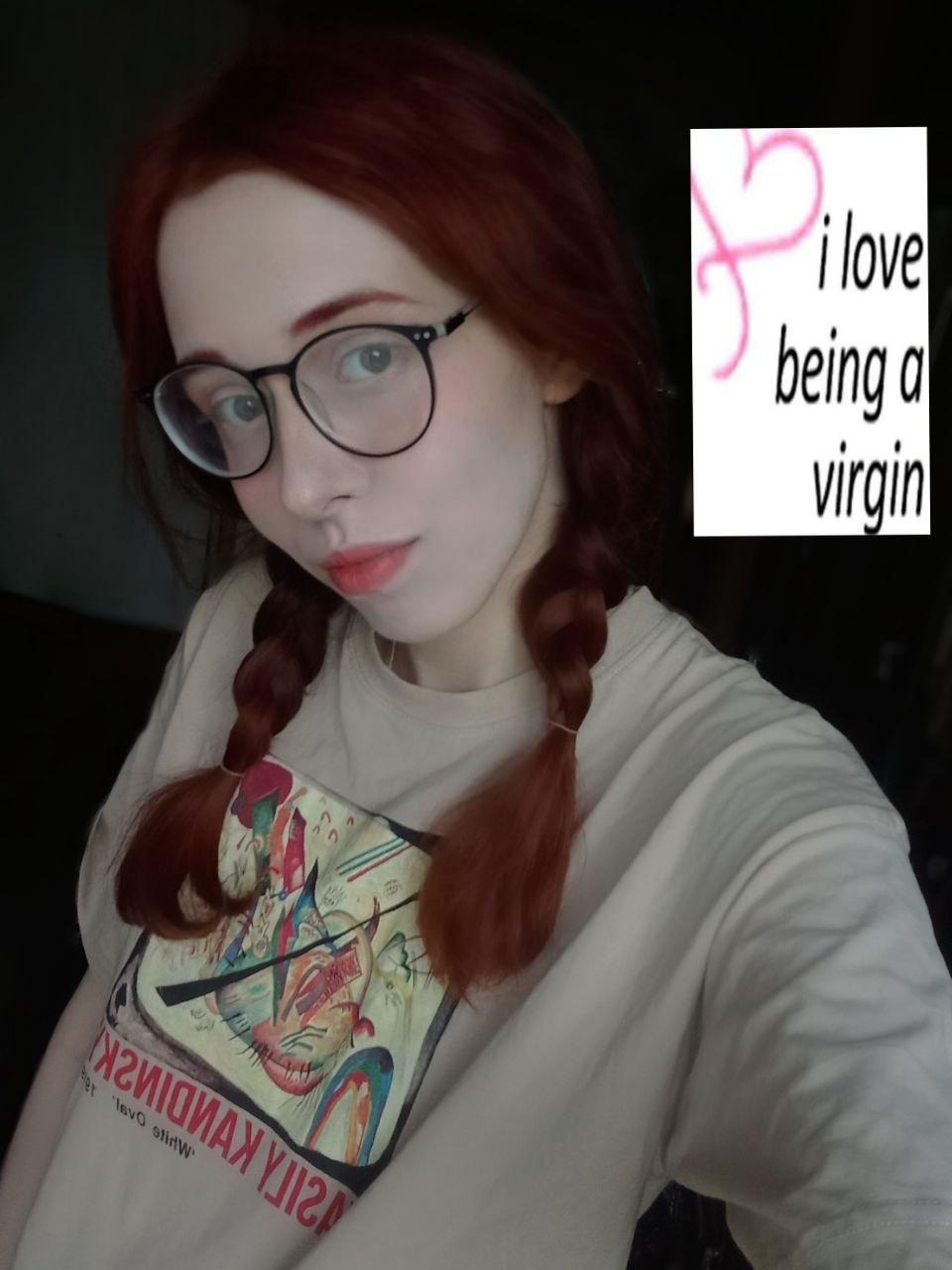 Милая рыжуха Арина Павлова в очках. Милая рыжуха Арина Павлова в очках.