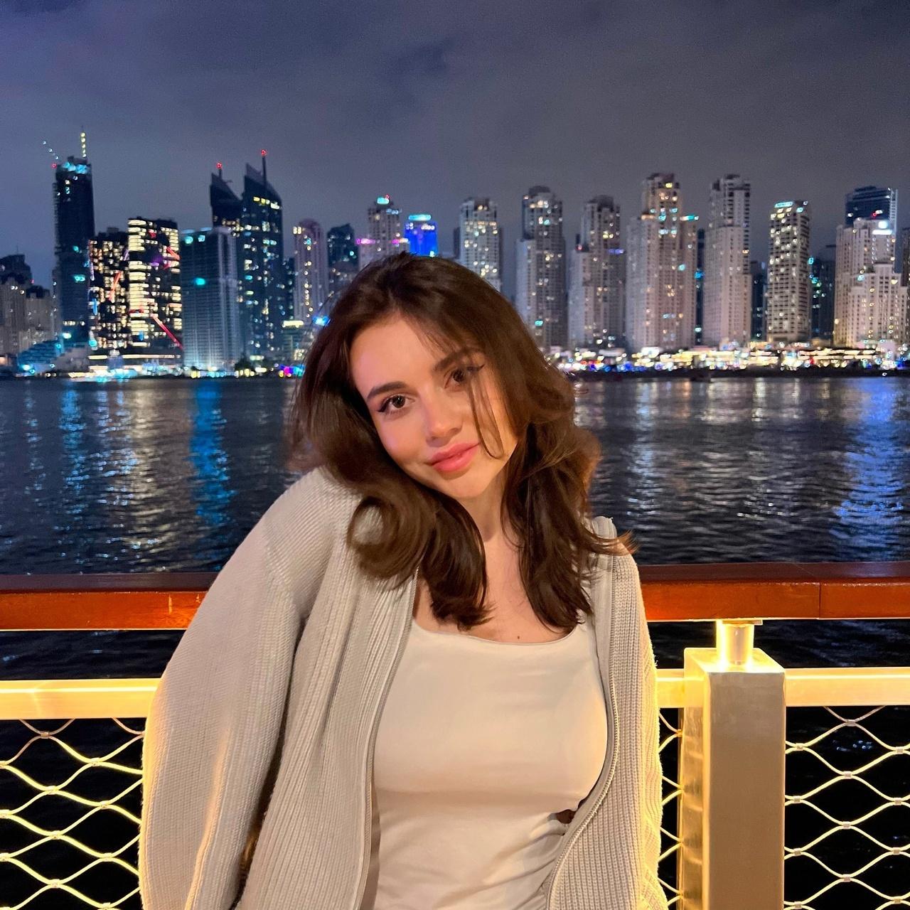 Сабина Хайрова занимается моделингом.