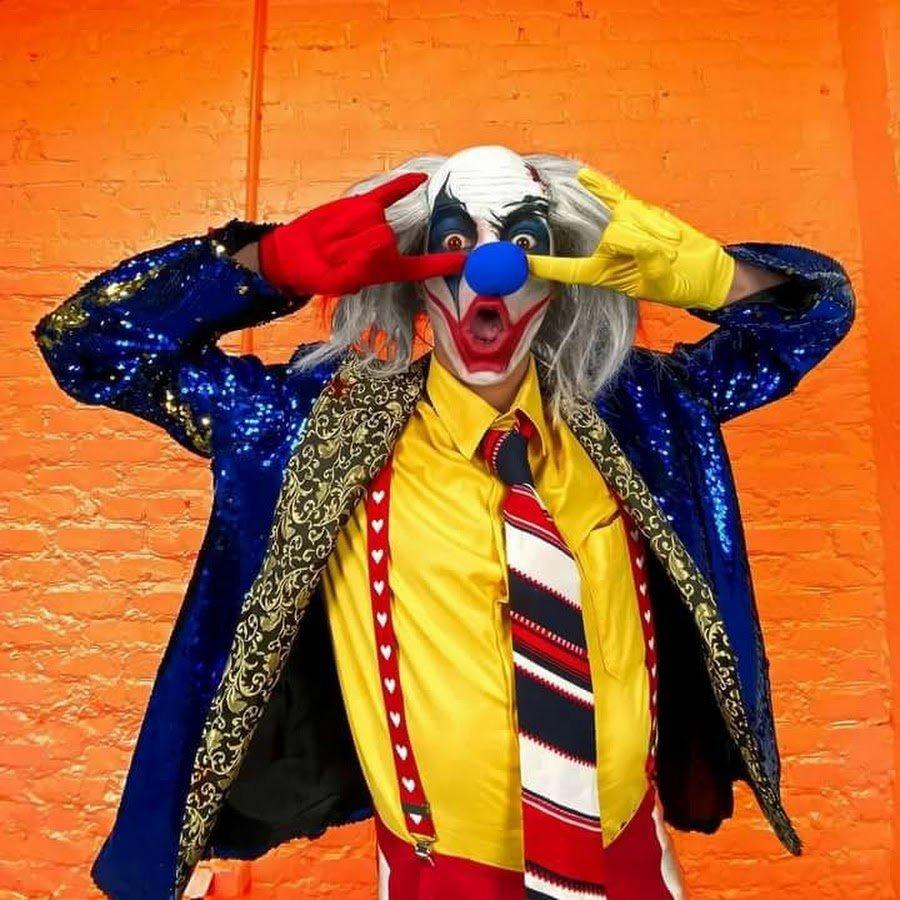 Клоун А4 Влюбился В Рививи Клоун А4 Влюбился В Рививи