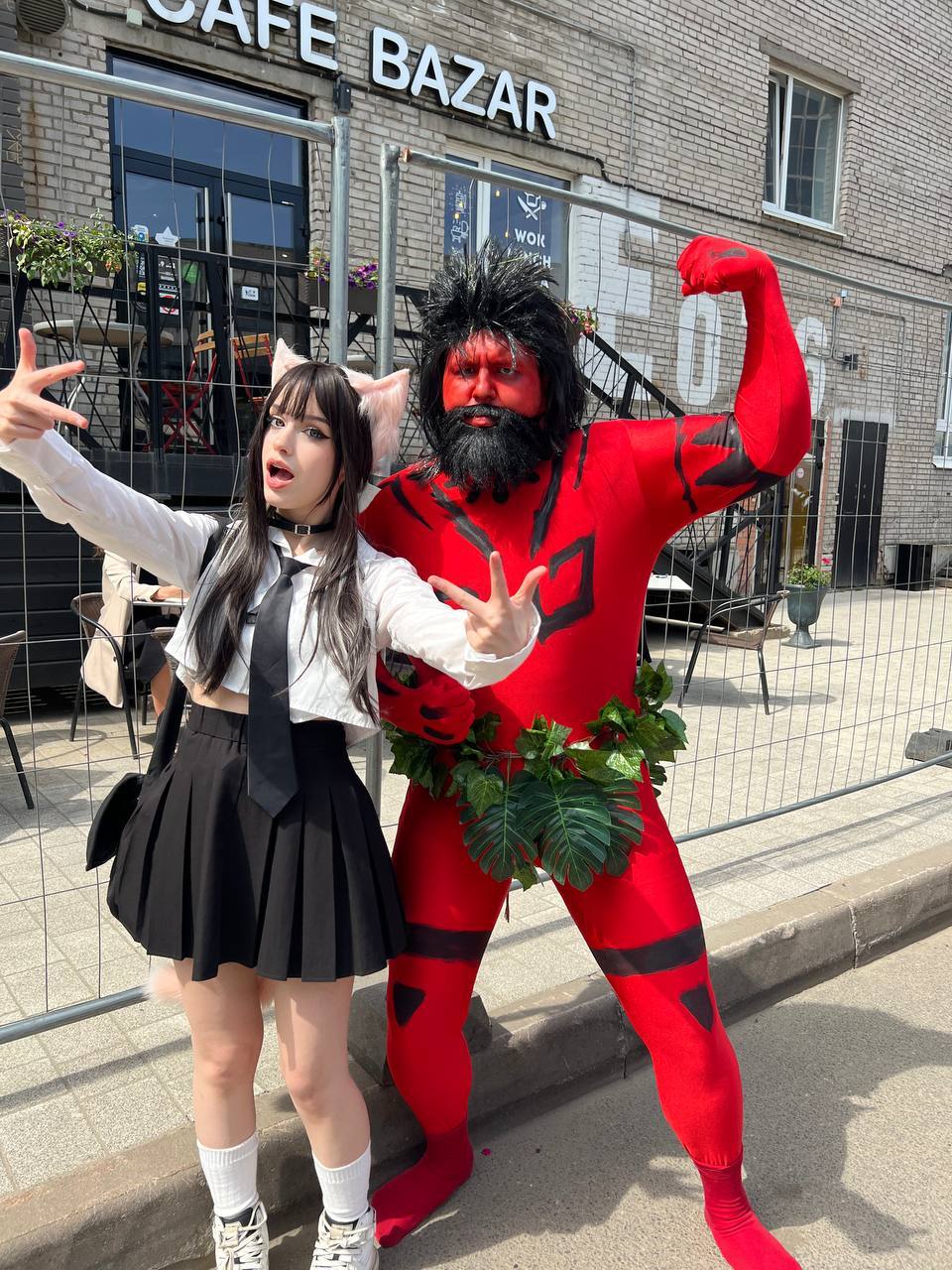 А на этой смешной косплей фотке taybisox в школьной униформе. А на этой смешной косплей фотке taybisox в школьной униформе.