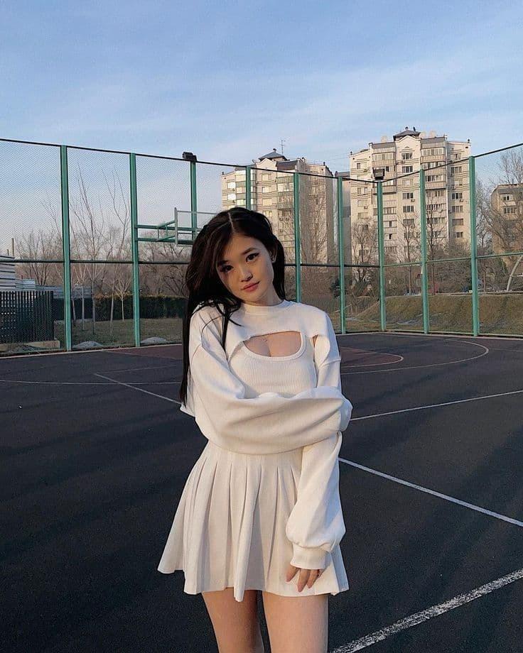 Долгое время Кика даже боялась там регистрироваться, считая это просто неприличным. Долгое время Кика даже боялась там регистрироваться, считая это просто неприличным.