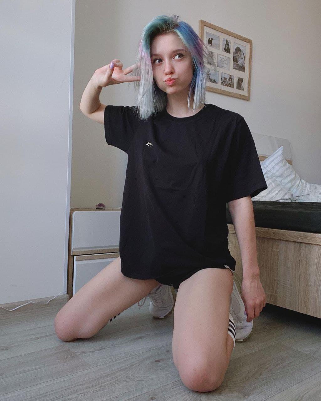 Стримерша MYLITTLERAIN Лея Горная