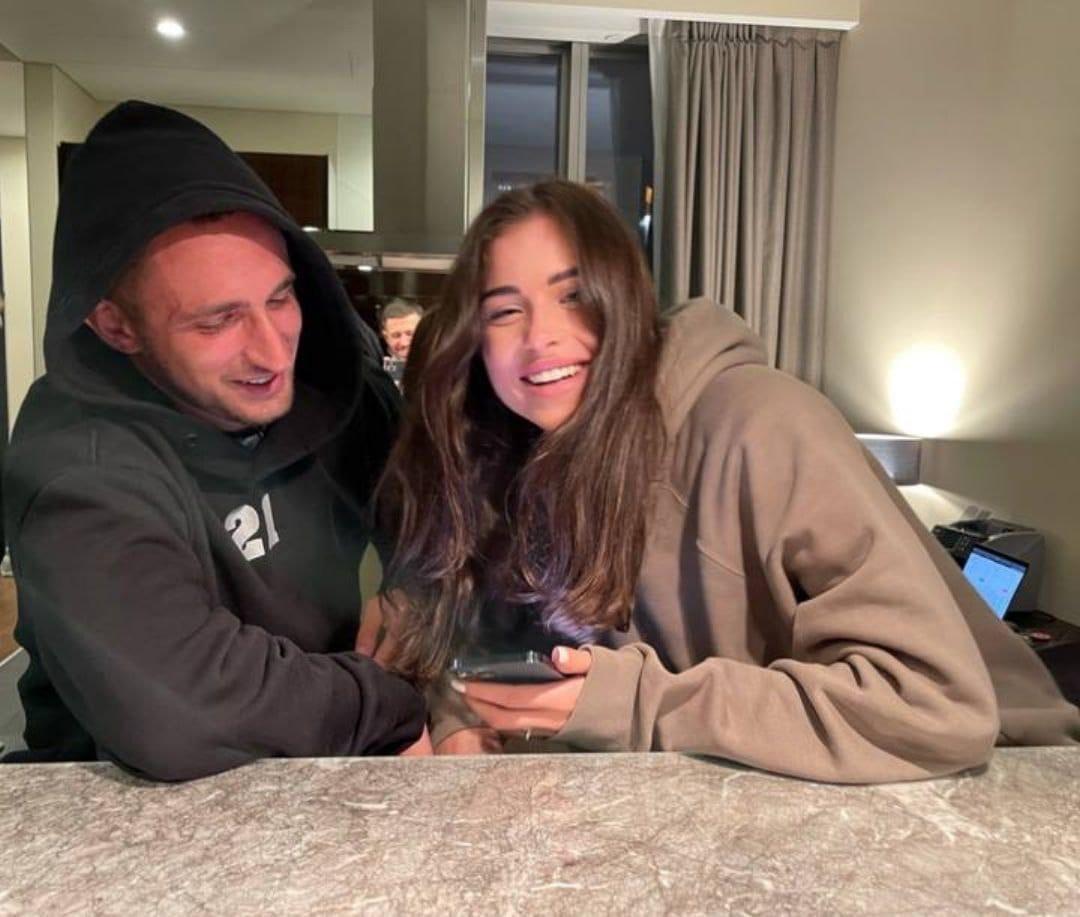 Недавно у популярного блогера Миши Литвина появилась новая девушка - очаровательная Девушка Литвина Адель Вейгель. Недавно у популярного блогера Миши Литвина появилась новая девушка - очаровательная Девушка Литвина Адель Вейгель.