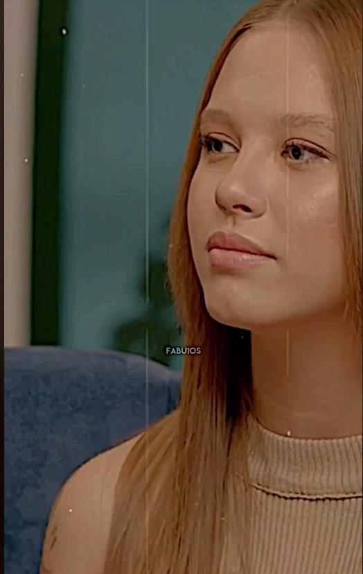 Кадр с проекта Ксюши Хоффман «Стенка», где Арина рассказала о том, что сделала аборт. Кадр с проекта Ксюши Хоффман «Стенка», где Арина рассказала о том, что сделала аборт.