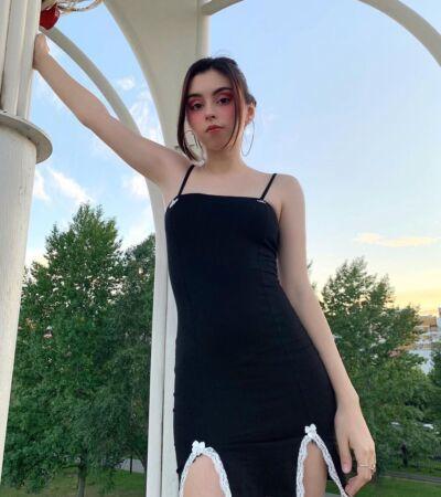 В социальных сетях Дашу зовут dora.