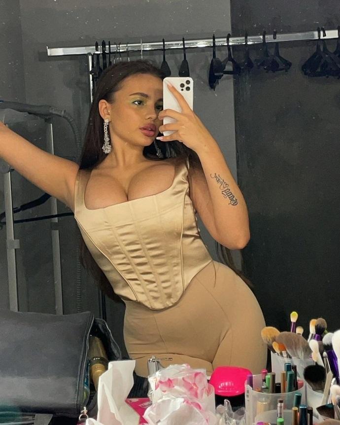 Слитые фотографии Валя Karna Val (50 фото без цензуры). Слитые фотографии Валя Karna Val (50 фото без цензуры).