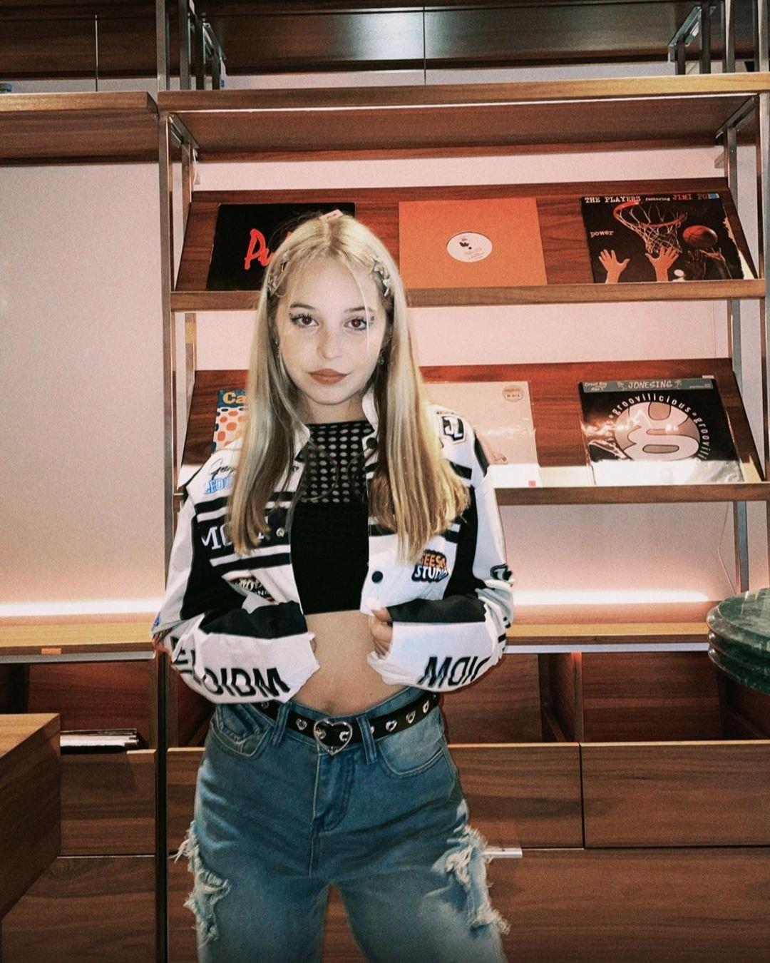 Слитые в сеть фото Авдеевой. Слитые в сеть фото Авдеевой.