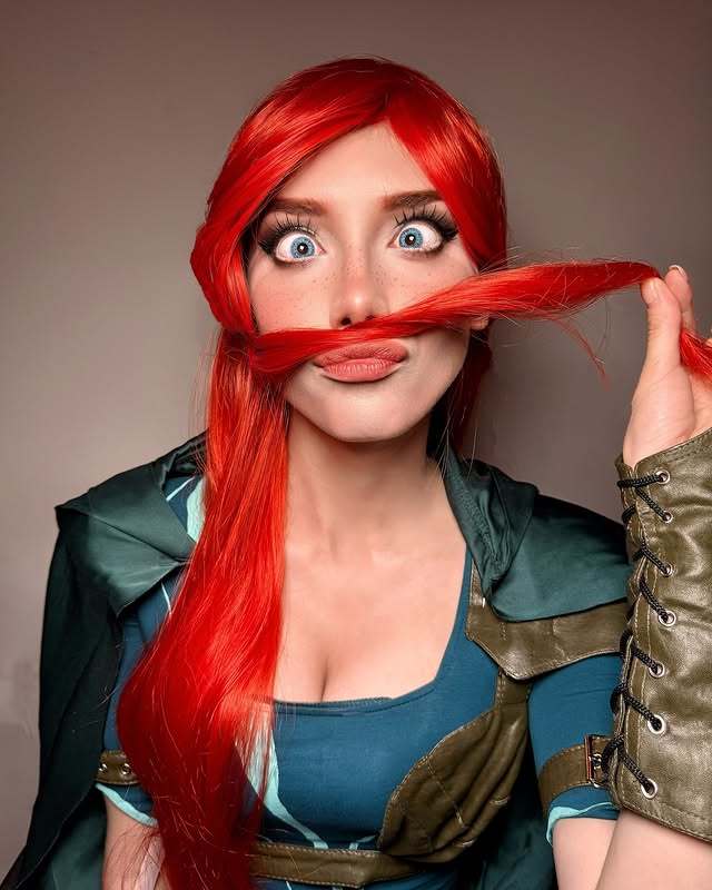 Смешное фото nastyamulla с выпученными глазами и рыжими волосами. Смешное фото nastyamulla с выпученными глазами и рыжими волосами.